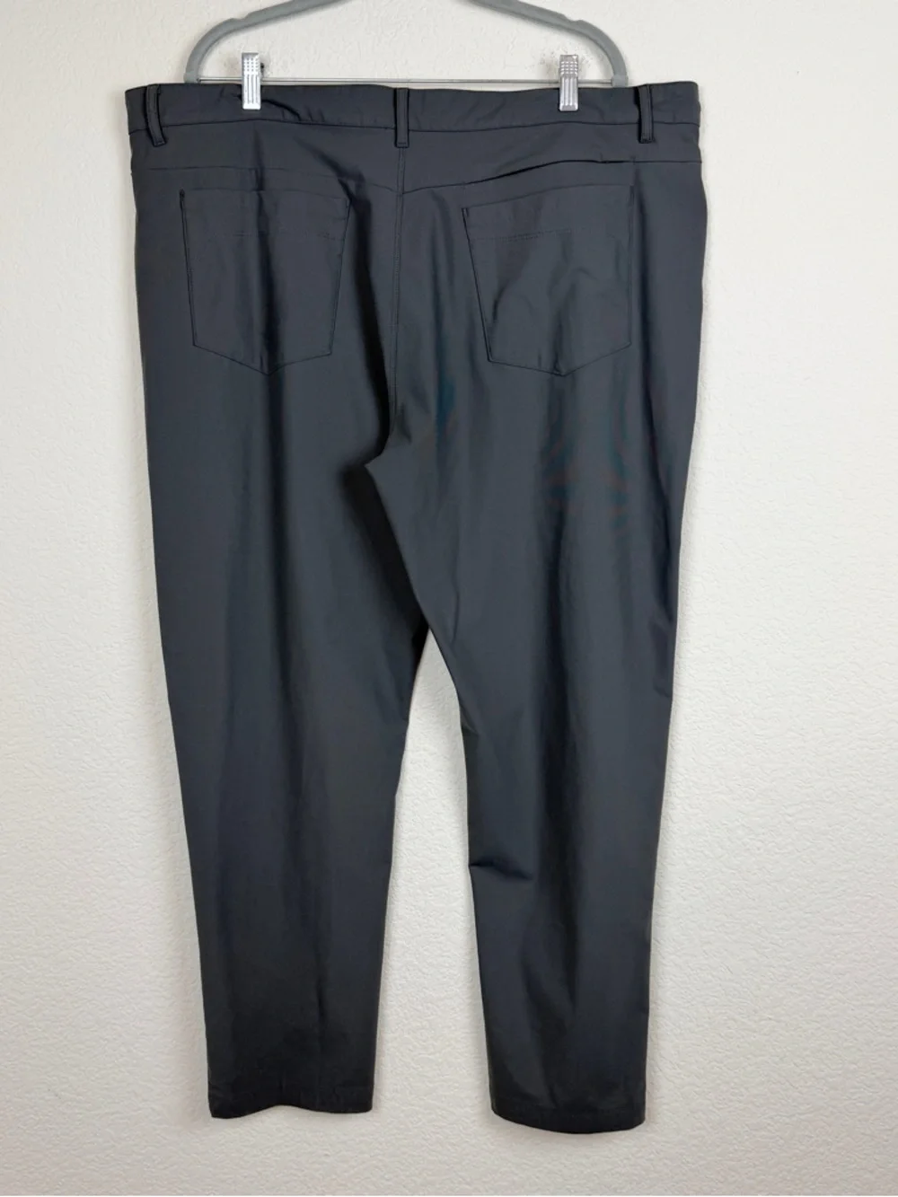 Fabletics Men’s The Don 5 Pocket Tech Pants | 42 | Charcoal Gray